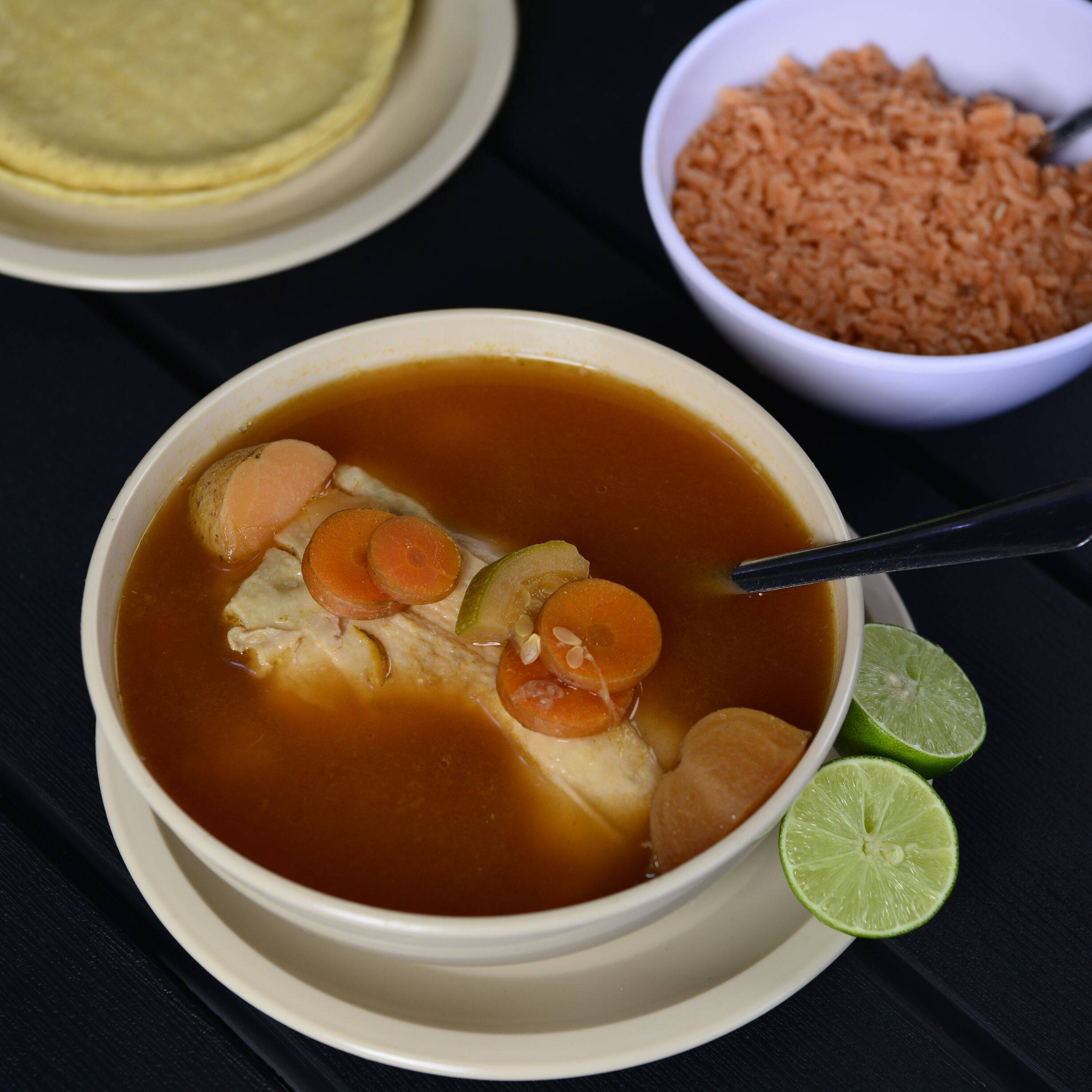 Caldo de Pollo