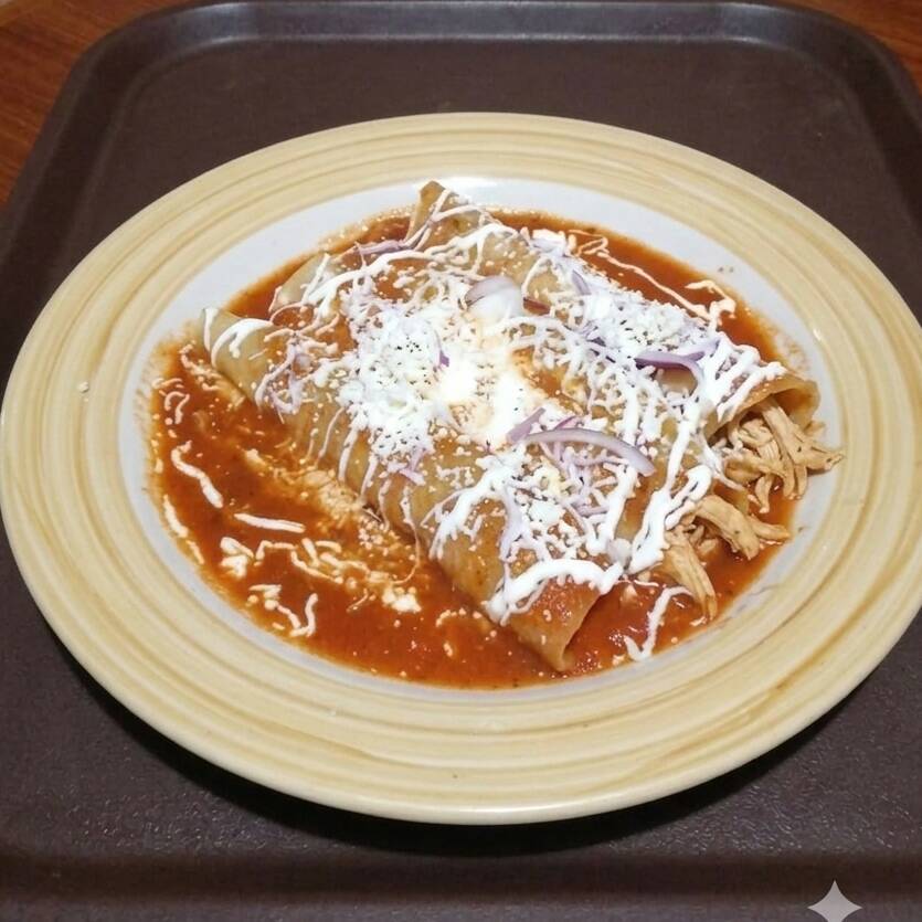 Enchiladas Rojas Rellenas de Pollo