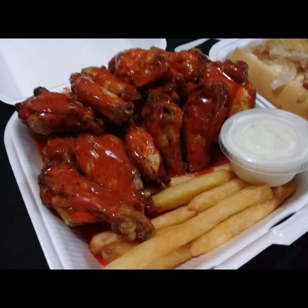 32 Piezas de Alitas con Papas