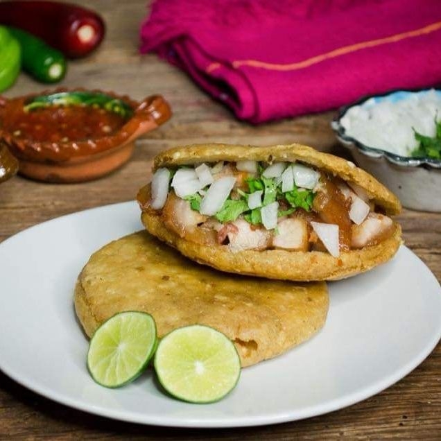 Gorditas con Chicharrón de Maciza