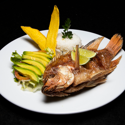 Mojarra Junior + Arroz + Ensalada+ Plátano