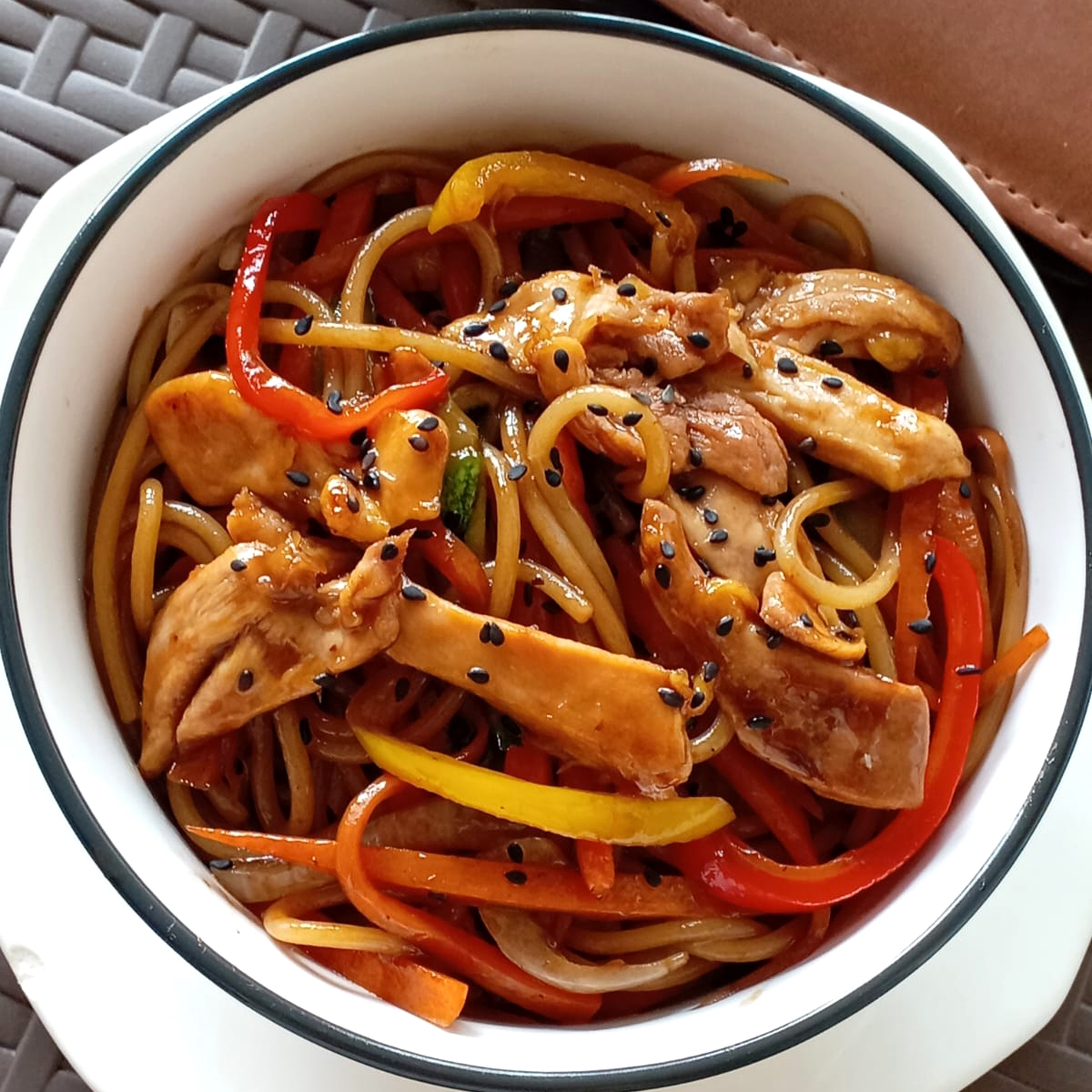 Yaki Udon con Pollo