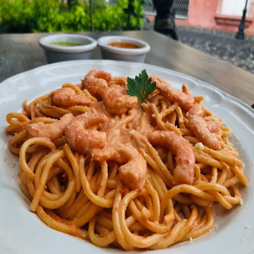 Espagueti Cremoso con camarones