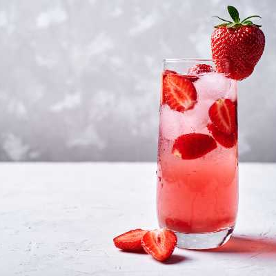 Limonada de frutos rojos