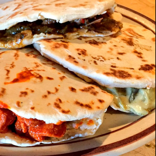 Combo Pareja Gorditas de Guisado + Refresco