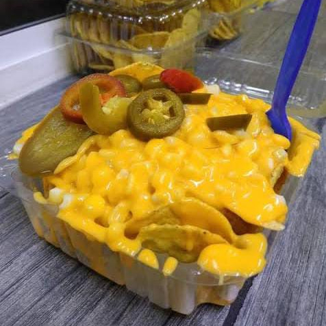 NACHOS CON ELOTE