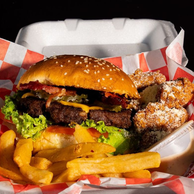 Hamburguesa + Boneless + Papas