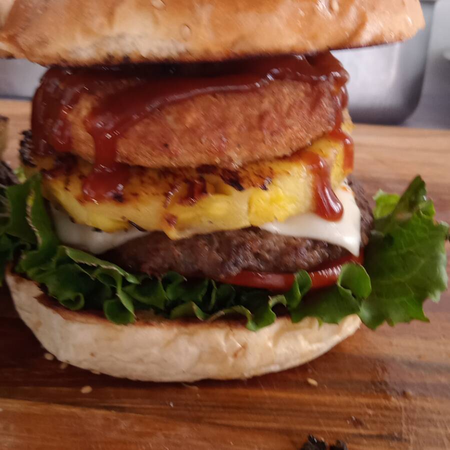 Hamburguesa BBQ y Pina