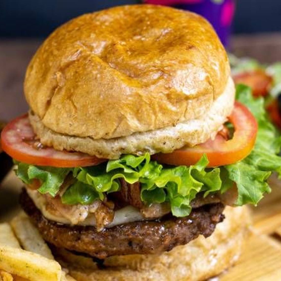 Cheeseburger con Papas