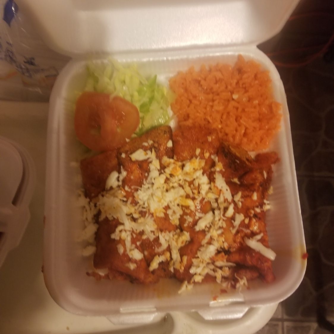 Platillo de enchiladas rojas
