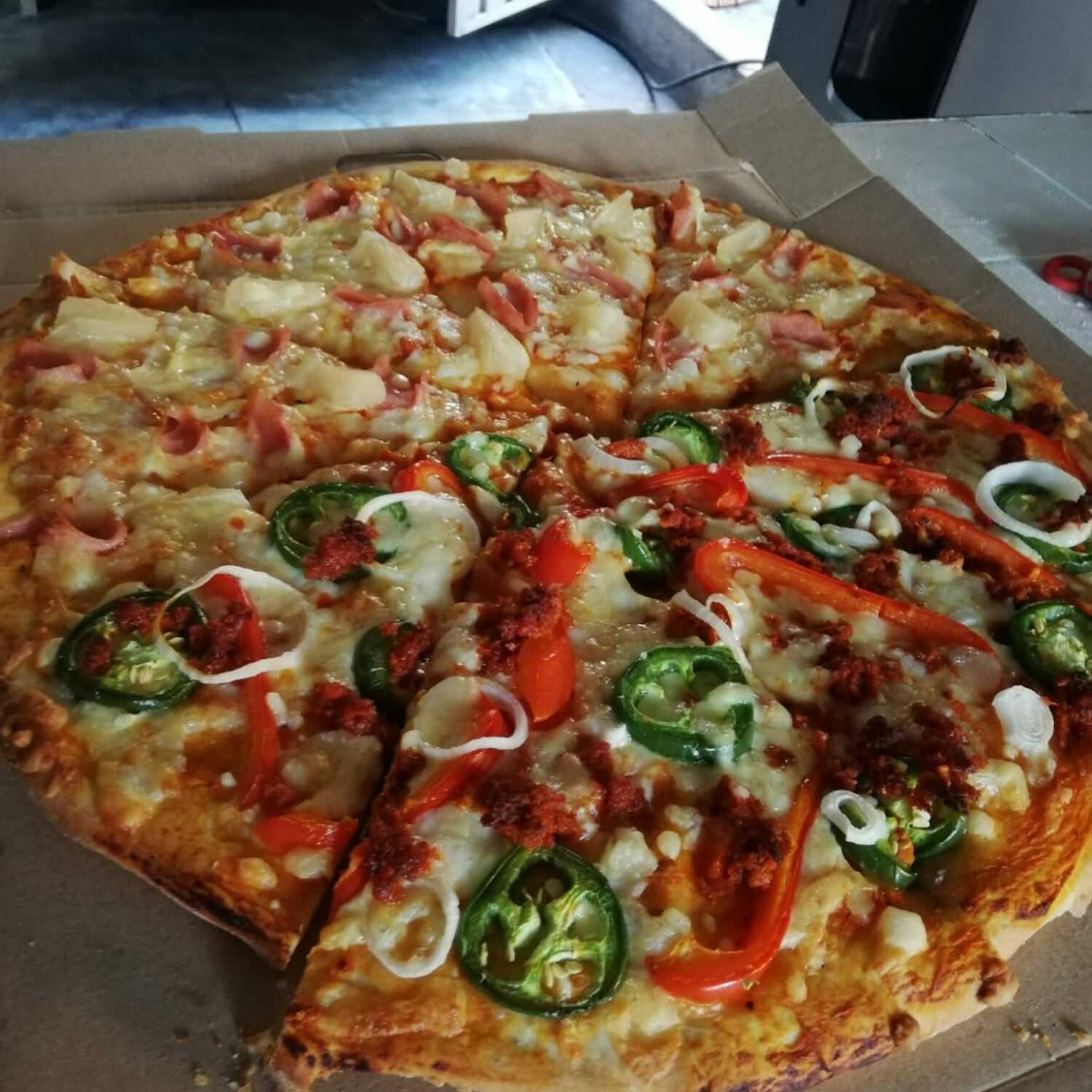 Pizza Familiar Hawaiana/Mexicana