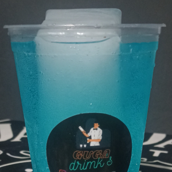 Nosso copão vai com, gin + energético de coco + gelo de coco