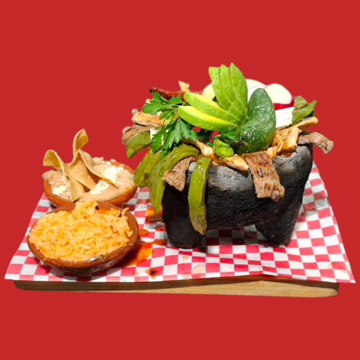 Molcajete Mix + agua fresca + sopa