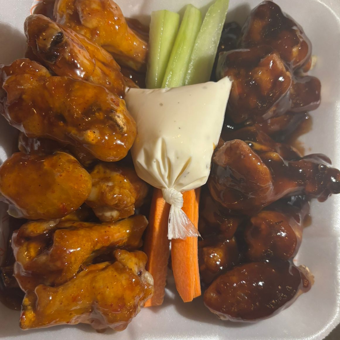 20 Alitas + Refresco 1.5L