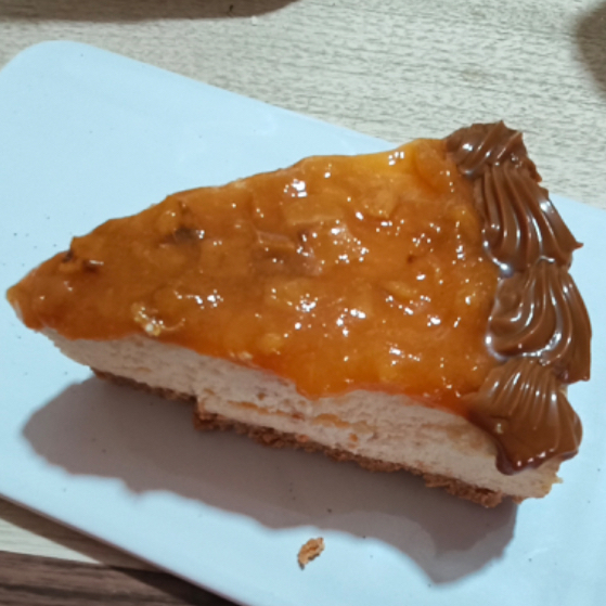 Rebanada de Pastel de Queso con Guayaba