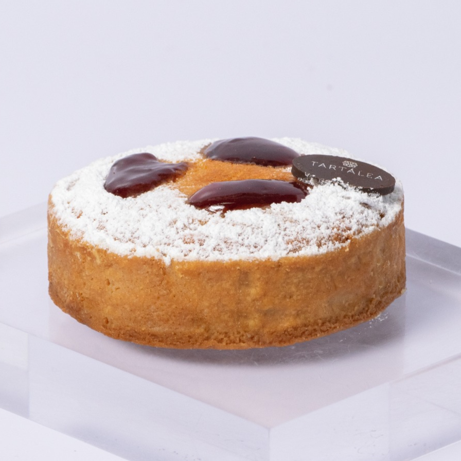 TARTA DE ALMENDRA CON PERAS AL VINO TINTO