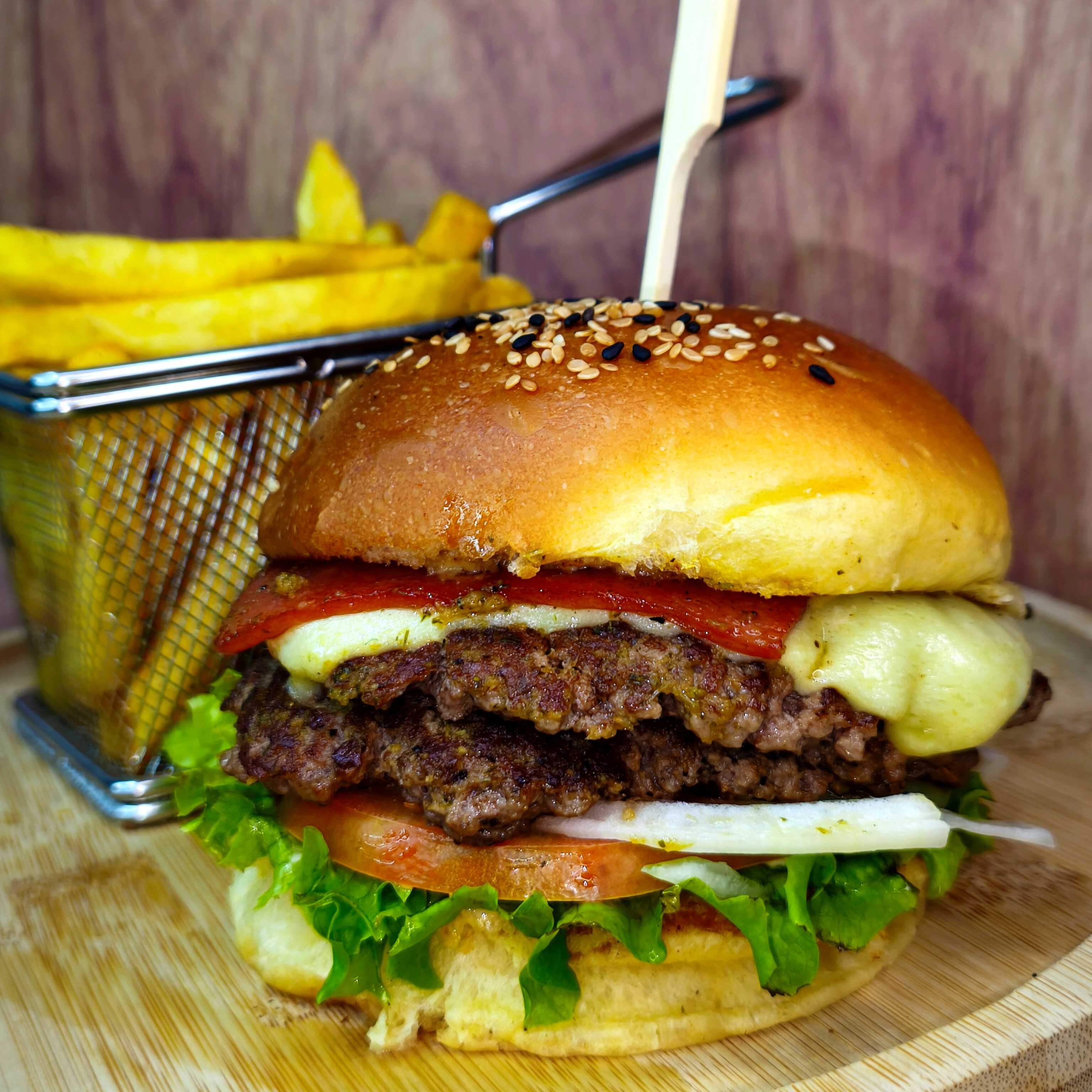 Combo - Hamburguesa Doble con Queso y Tocineta