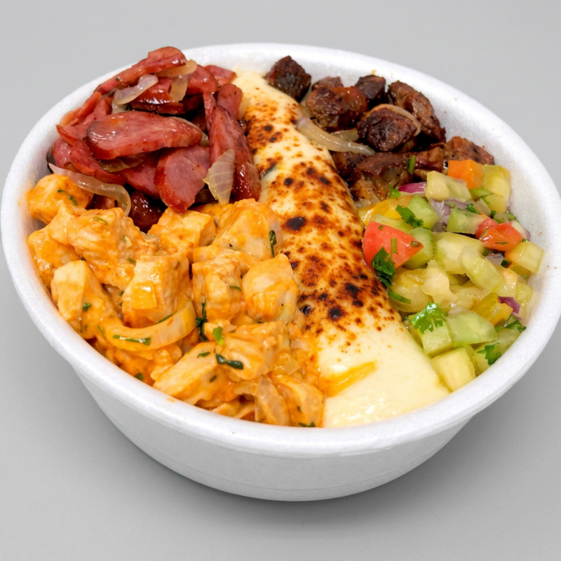 Pirão+ Carne+ Frango+ Calabresa+ queijo massaricado+ vinagrete+ batata palha