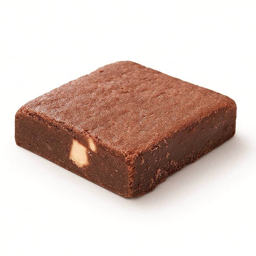Existem brownies e este brownie. Cremoso e com castanhas. Prepare-se. Aprox. 60g