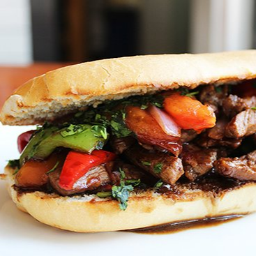 Sándwich de Lomo Saltado