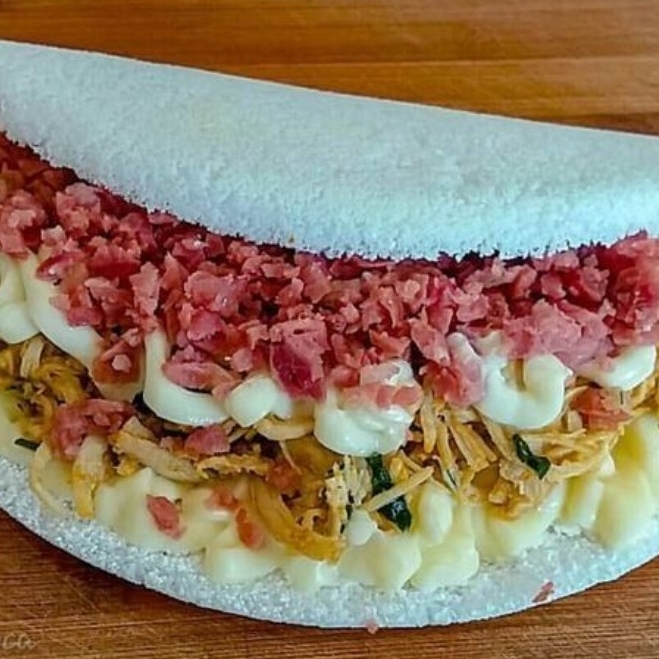 Tapioca da Cema Frango,calabresa mussarela e catupiry