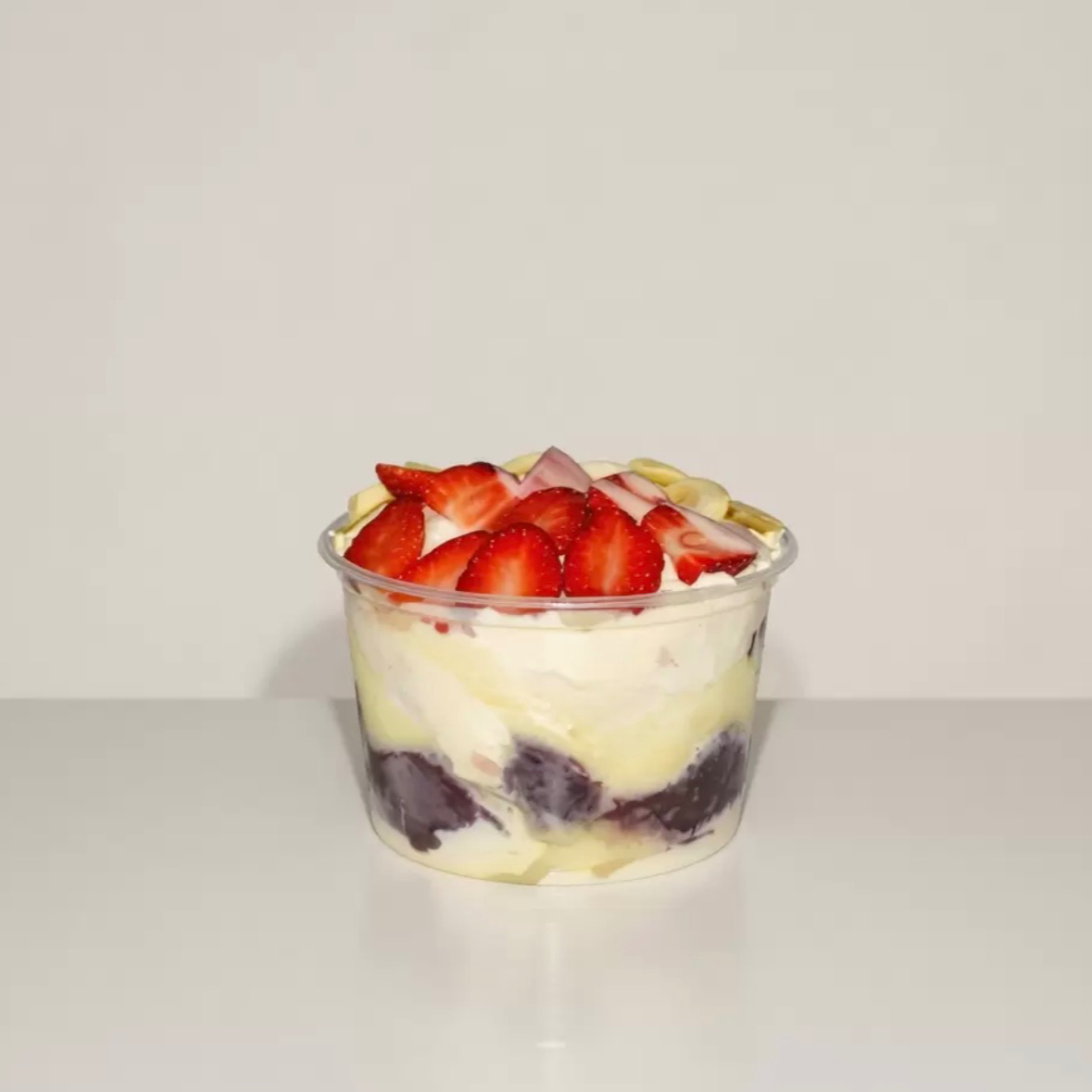 Creme cupuaçu,açaí tradicional,morango,banana,leite em pó e granola