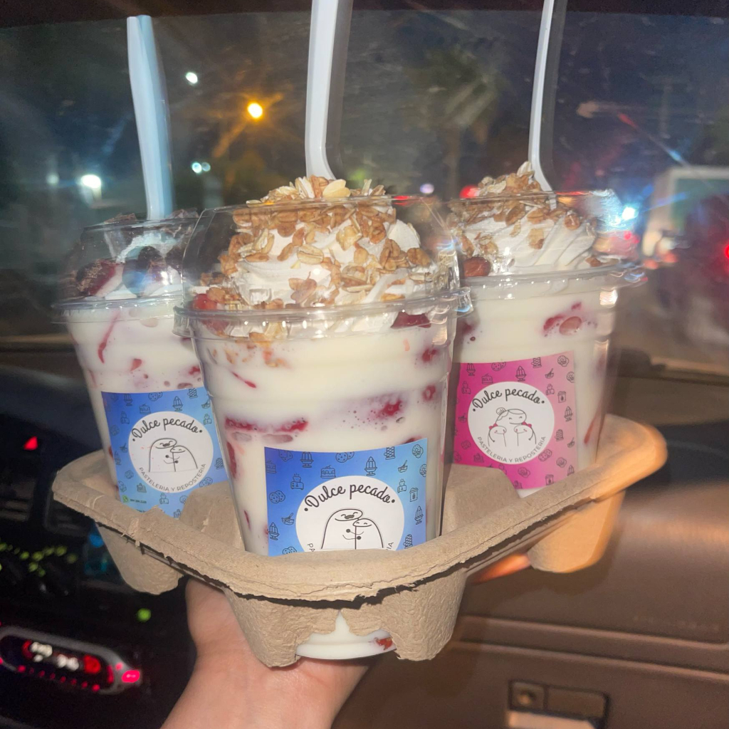 Fresas con Crema Grandes con Granola