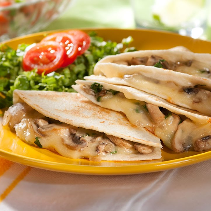 Quesadilla de Pollo, Hongos o Camarón