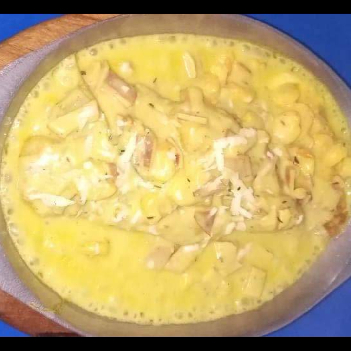 Filete de robalo en salsa de camarones