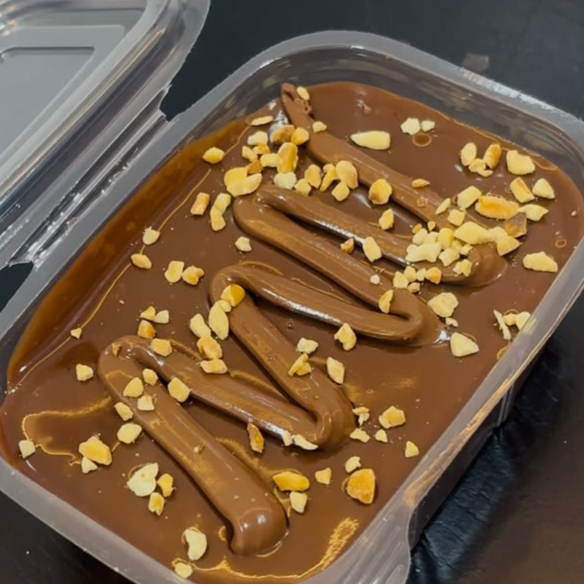 Ferrero Rocher/ paçoca com chocolate