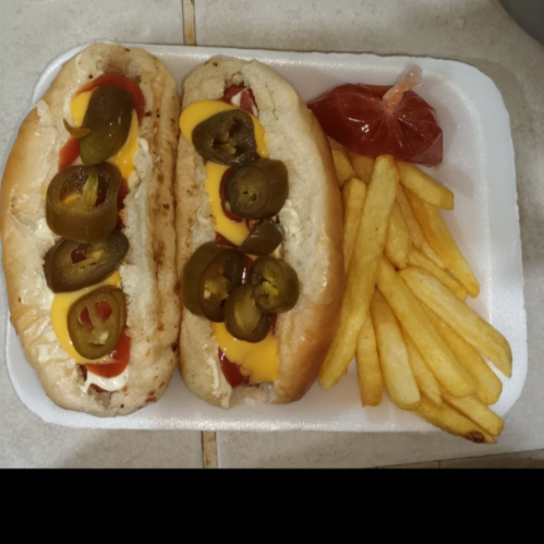 2 Hotdogs con 1 Porcion de Papas