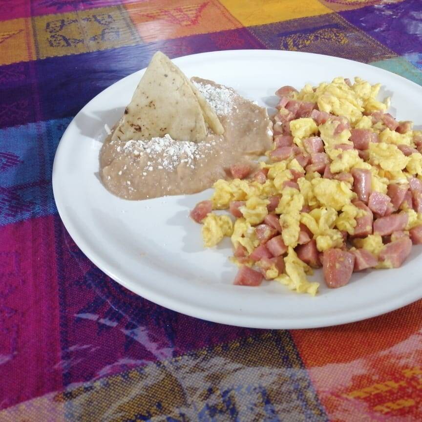 Huevos con Salchicha