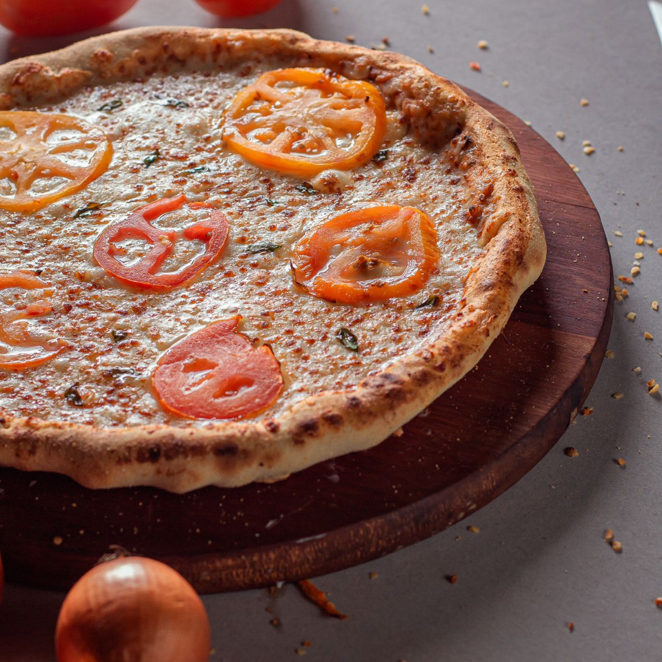 massa molho mussarela tomate