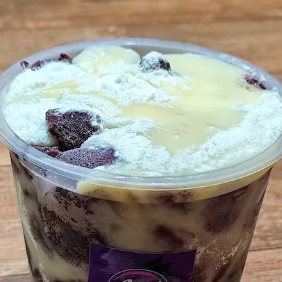 Açai na promo, acompanha uma boa quantidade de Leite condensado e leite em pó no Copo de 750ml.
