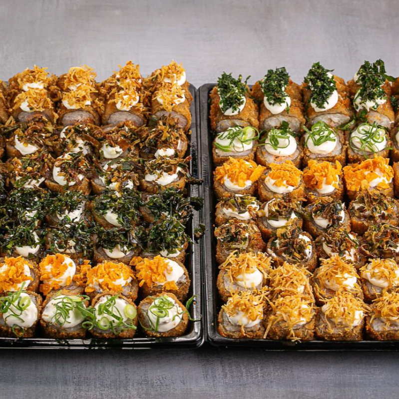 10 hot holl com cream cheese e Doritos 10 hot holl com cream cheese e cebolinha 20 hot holl com cream cheese e batata Crispy 20 hot holl com cream cheese e couve frito 20 hot holl com cream cheese e alho poró Serve 4 pessoas