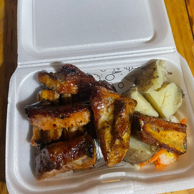 COSTILLA BBQ 500 GR ASADA EN LEÑA