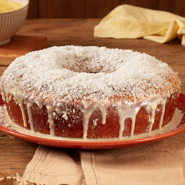 Delicioso Bolo de milho caseiro com coco ralado na massa. Opção de cobertura de: leite condensado, polvilhado com coco ralado. Imagem meramente ilustrativa.
Bolo pequeno serve até 8 fatias
Bolo grande serve até 16 fatias