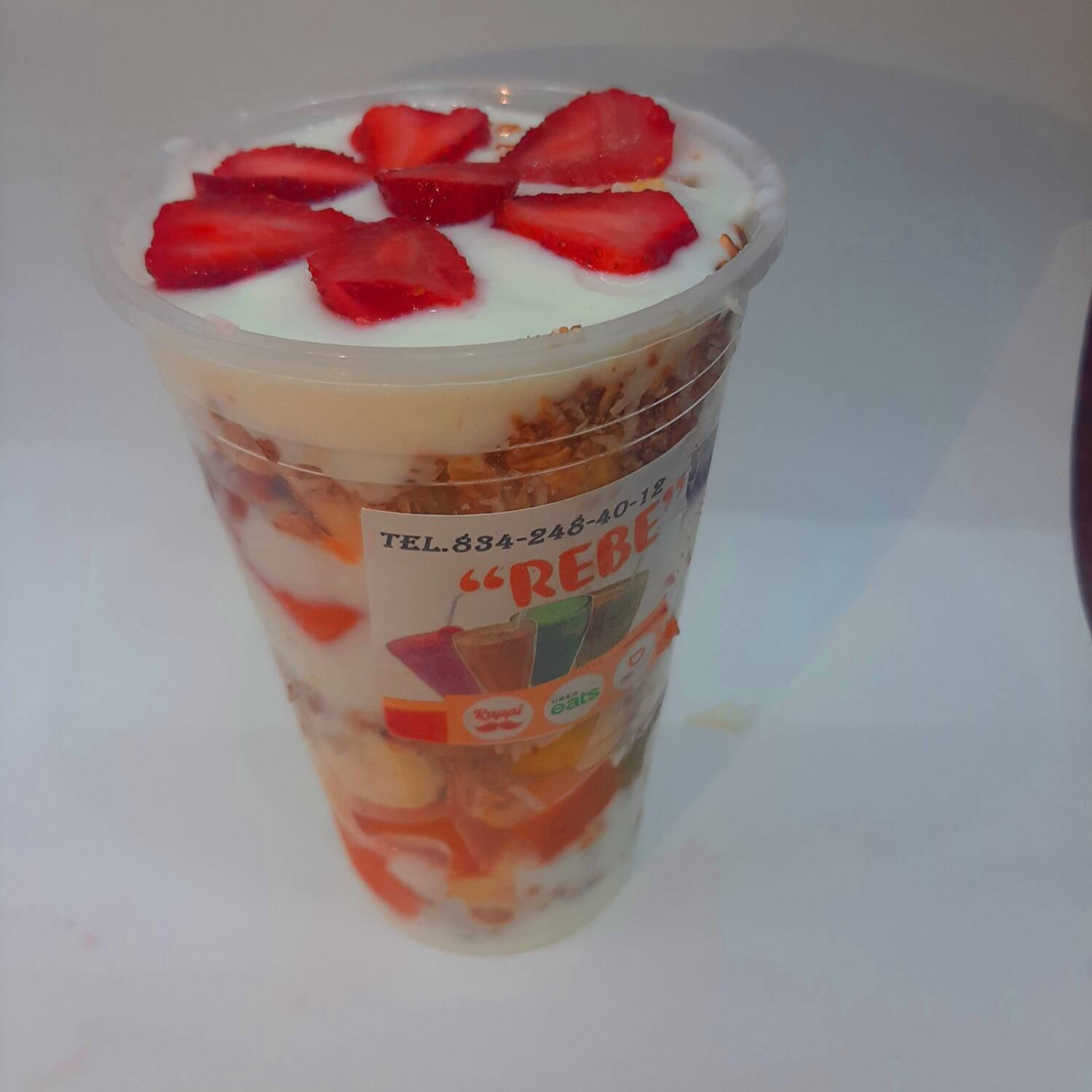 COCTEL DE FRUTAS C/ YOGURT GRIEGO