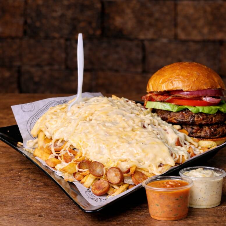 2x1 Hamburguesa Callejera mas Salchipapa Gratinada