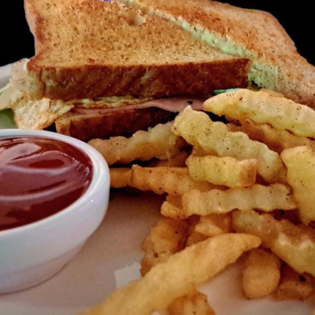Combo-:ClubSandwich+CocaCola+ Papas Fritas