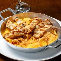 Combo Seleção 99
2 Chicken Pasta (O delicioso mac and cheese do Fresto coberto com tiras de frango grelhado, farofa crocante)
2 Queijo ralado
2 Coca Cola Zero 350ml