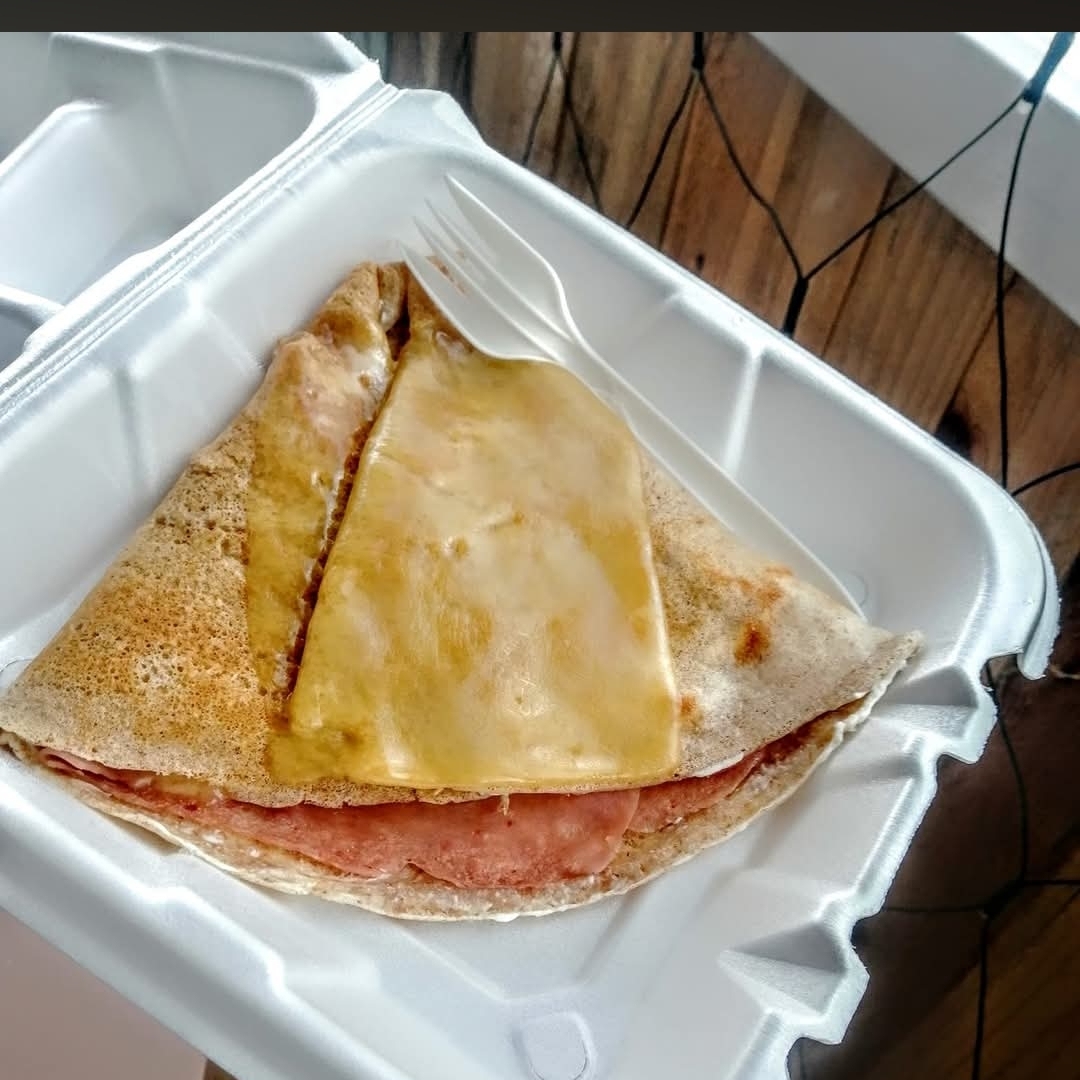 Crepa en salada de Atún con Queso Manchego