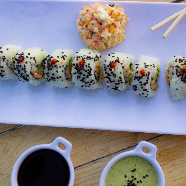 Oki Sushi Frio + Agua Natural
