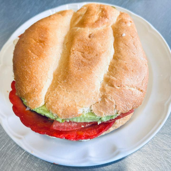 Torta de Pierna Adobada C/Queso Oaxaca