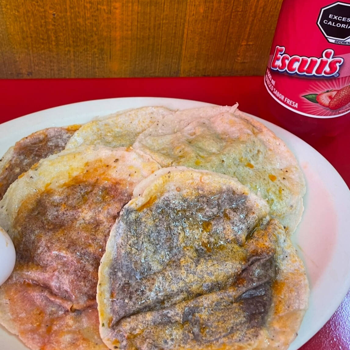 5 Gorditas de Frijoles con Chorizo