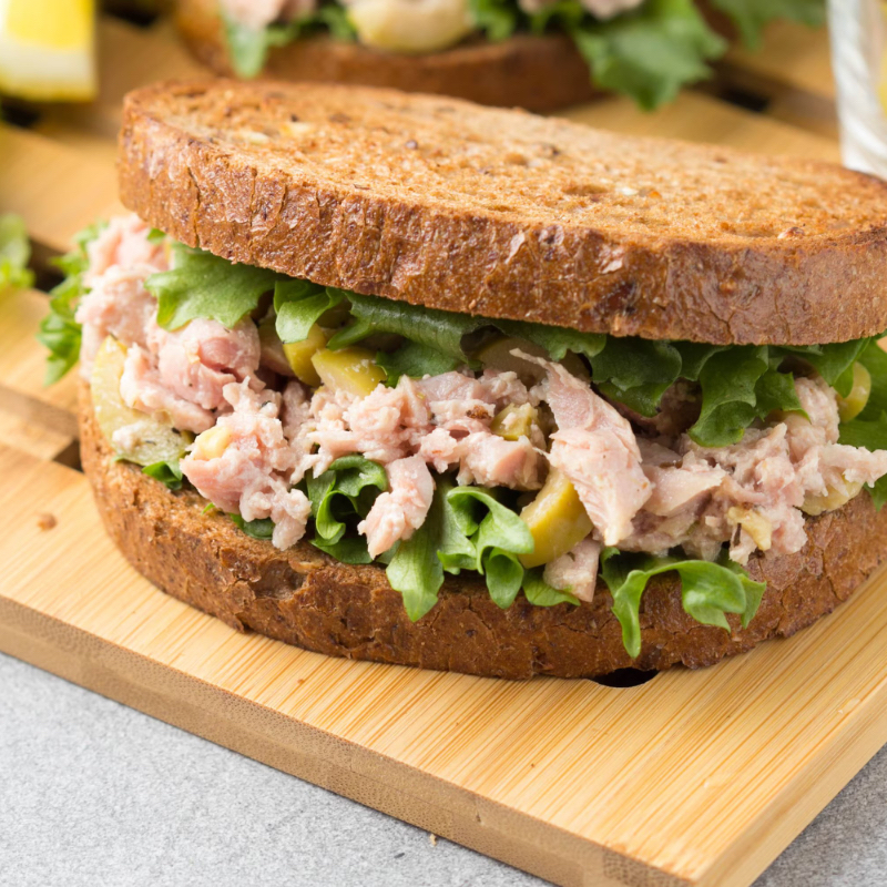 Sándwich de atún