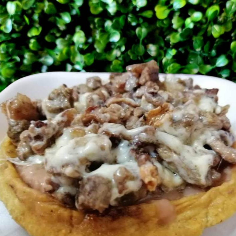 Sopes de carne asada