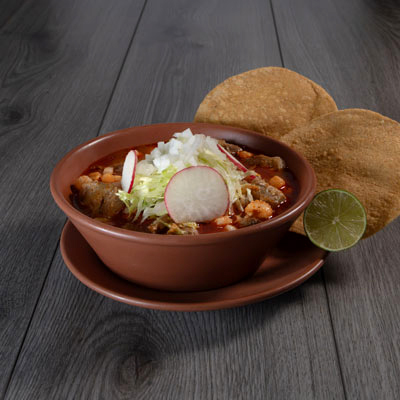 Pozole rojo surtido