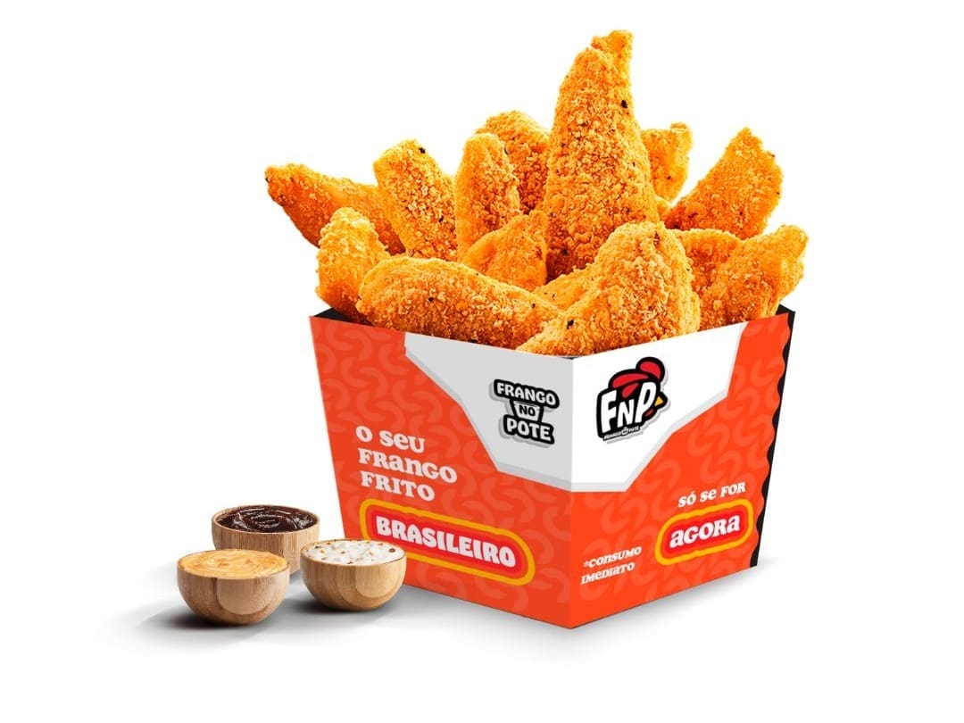 12 pedaços de filé de sassami, crocantes por fora, macios por dentro e levemente picantes, servidos com três molhos exclusivos da casa.