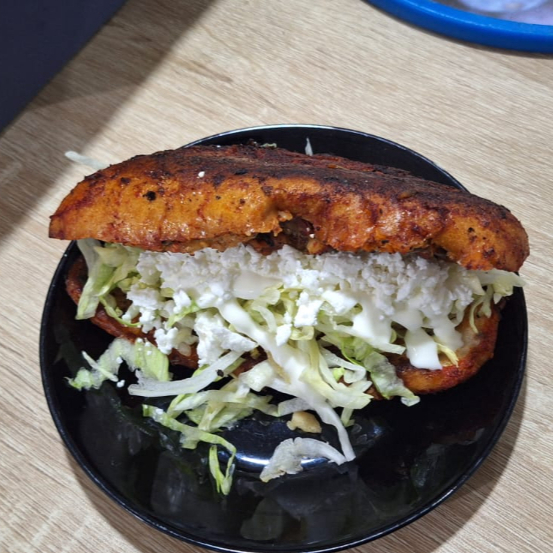 Pambazo de Papa con Chorizo